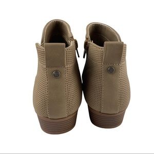 Girls size 4 treasure and bond booties